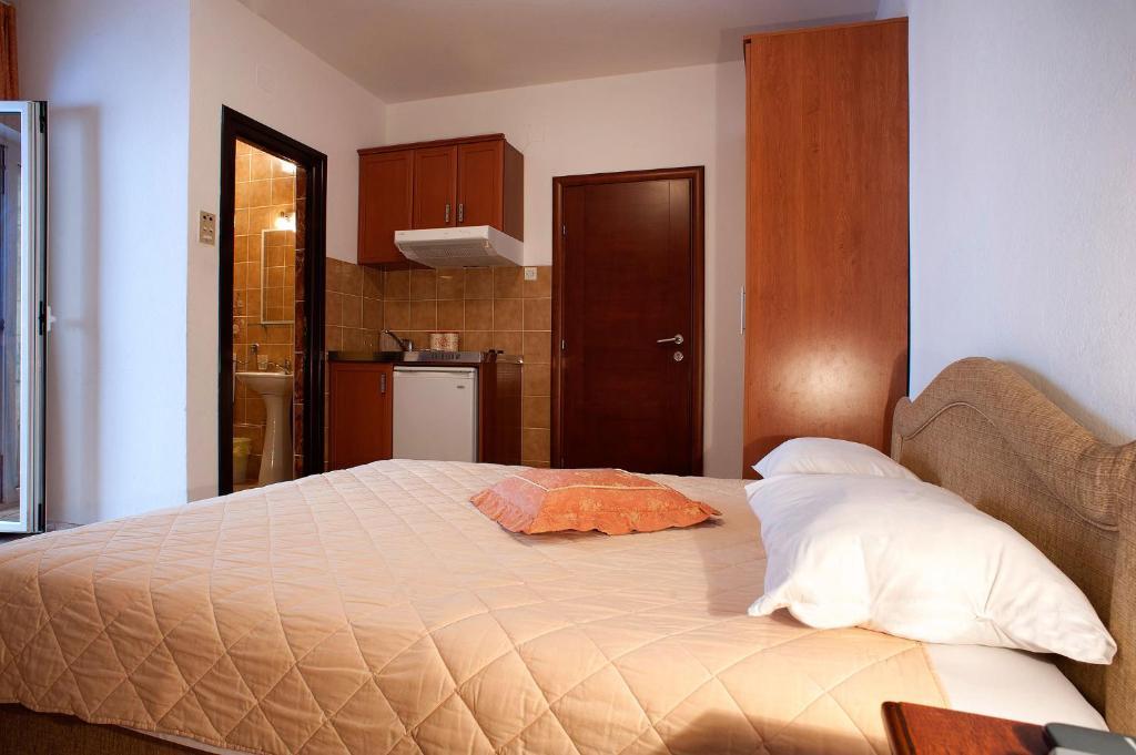 Apartments Vuksic Sveti Stefan Room photo