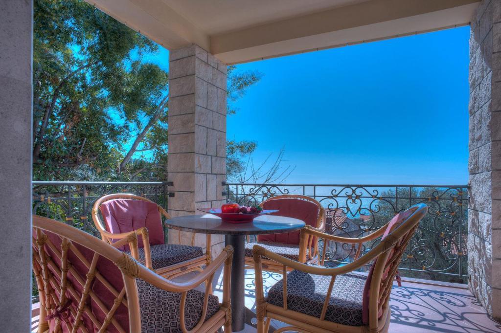 Apartments Vuksic Sveti Stefan Room photo